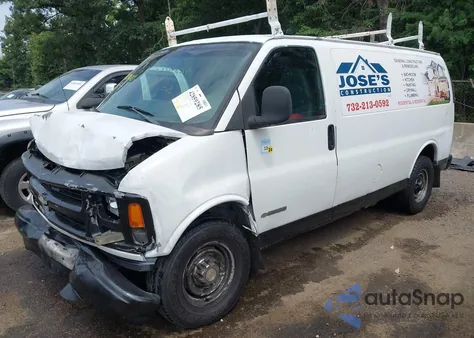 2002 Chevrolet Express z USA, uszkodzony, nr VIN 1GCHG35R921246422